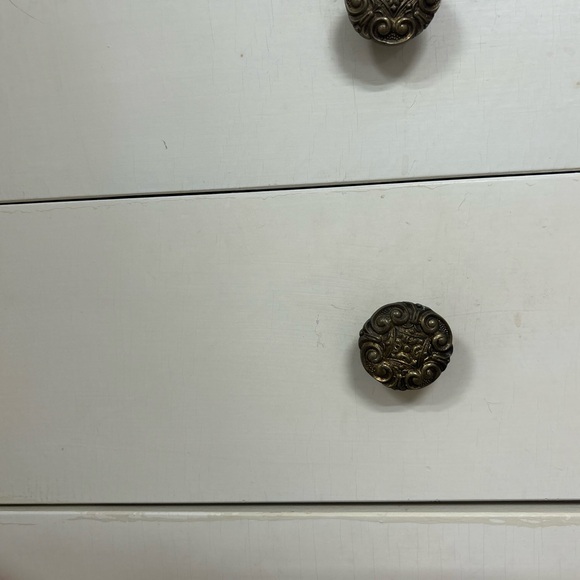 Drawer pull knobs - Picture 6 of 6